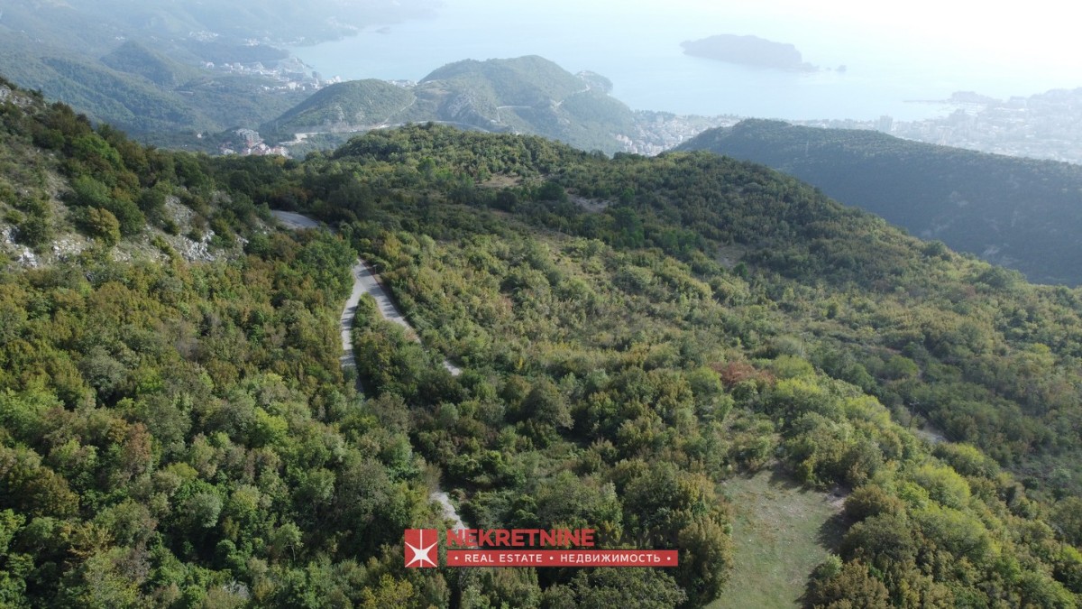 Plac od 2640 m² sa pogledom na more, Markovići, Budva